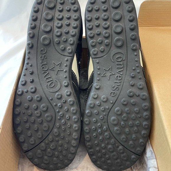 MENS NEW IN THE BOX SNEAKERS
Never worn
Size on Box - Picture 5 of 5